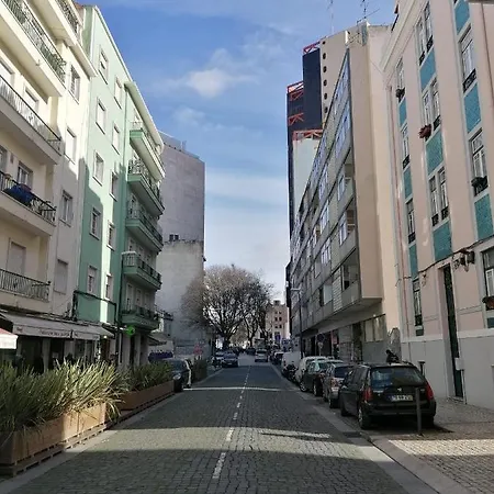 Stunning Marques De Pombal Apartment Lisbon
